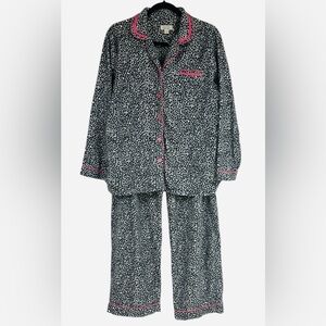 Celestial Dreams Women’s Fleece Pajama Set Cheetah Print w/ Hot Pink Trim. Large